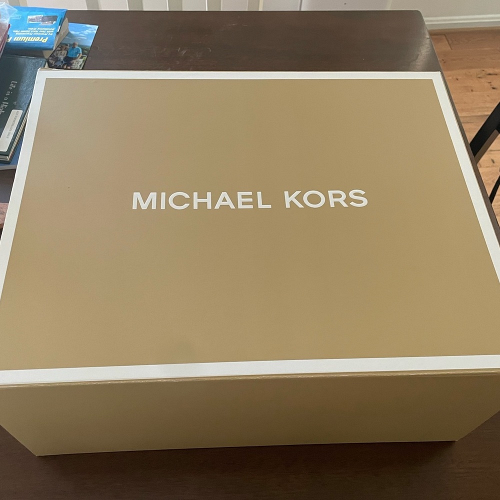 Michael Kors Savannah Handbag - Picture 7 of 7